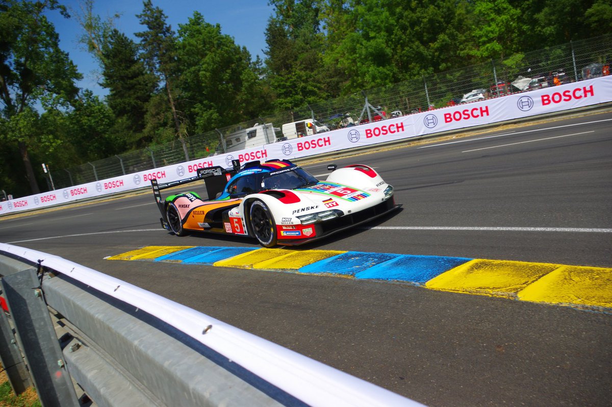 #JeudiPhoto avec la #Porsche963 aux #LEMANS24 

#wec #hypercar #Porsche