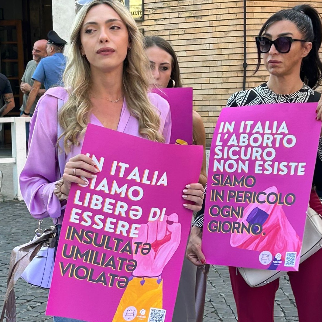 IN ITALIA L’#ABORTO È UN PERCORSO A OSTACOLI PER LE DONNE

#28settembre