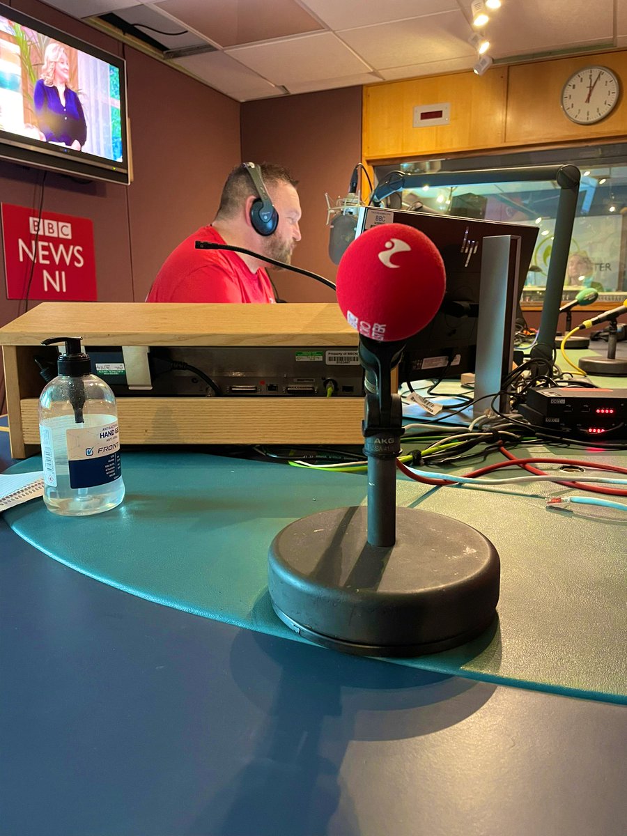 Thankful to the team @bbcradioulster @williamcrawley show for inviting @CancerFundChild onto the show today, alongside bereaved parent Jonathan Gray. It was a pleasure to share the studio with Jonathan and hear about his amazing daughter Bella. #ChildhoodCancerAwarenessmonth 💛