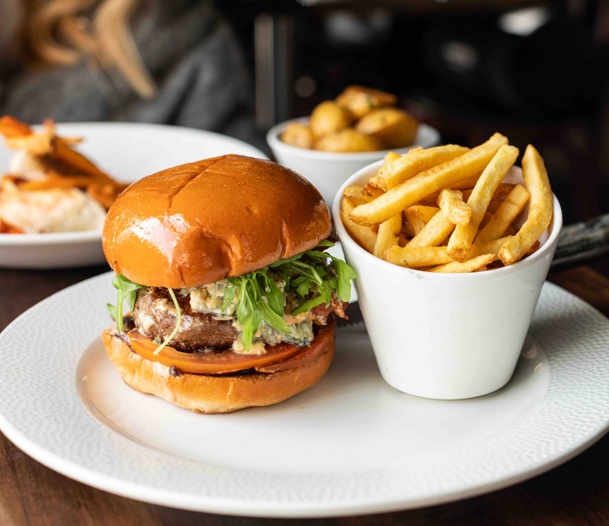 Ladies Night🥂 
Every Friday From 5pm avail of 3 courses for just €37, round up the gals and click ‘reserve’ in bio to book. 🍾 
#bonappetit #bonappetitmalahide #neighbourhoodrestaurant #malahide #dublinrestaurants #foodie