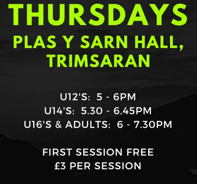 TaranauTrim's tweet photo. Please see changes to training times....   New members welcome to our friendly teams 💚📷 #netball #trimsaran #fun #teamwork https://t.co/udgMGL2Quc