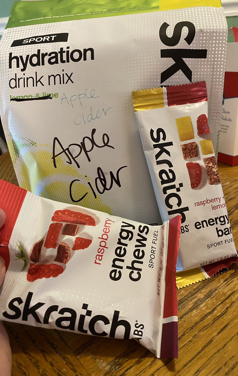 MelindaHoward4's tweet photo. Even though it’s going to be 90° for Saturday’s race, I’m going to embrace fall temps in my mind and enjoy @SkratchLabs Apple Cider drink mix while racing on the Mississippi trails ☺️🍎

#IRun4Aiden #SkratchLabs https://t.co/jTWlMwpKRQ