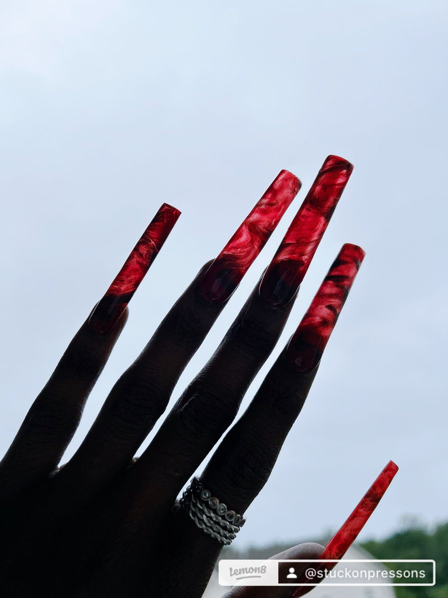 StuckOnPressOns's tweet photo. Red Marble Press on nails #BlackGirlMagic #nailart #pressons #TwitterNails #nails https://t.co/aXyysaYZPz