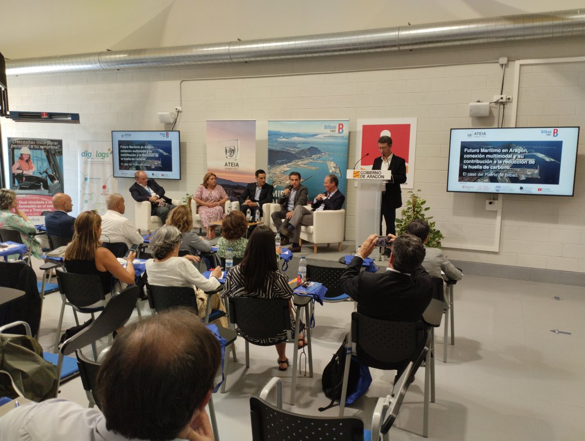 Mesa Redonda de la Jornada de Futuro marítimo en Aragón.. El caso del Puerto de Bilbao  ⚓️

Modera:  FernandoViñas, Secretario General de <a href="/AteiaAragonOLT/">ATEIA Aragon OLT</a>

Participan:
#AragónPlataformaLogística, Cosco Shipping Ports Zaragoza Rail Terminal, @bilbaoport <a href="/camarazaragoza/">Cámara Zaragoza</a> y #GrupoSese