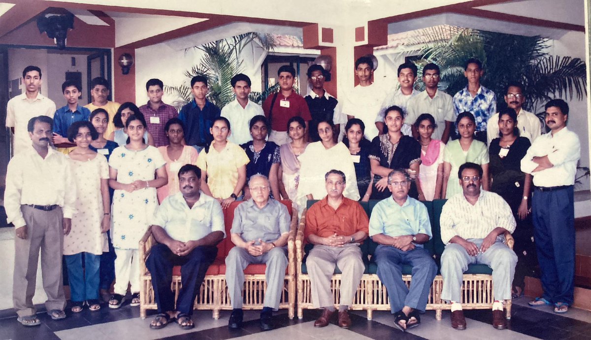 Ishwariya13's tweet photo. Once again, thank you Dr.Swaminathan for inspiring a bunch of young kids to take up science 🧬 #throwback #RIP https://t.co/Xqpi0xhcDR