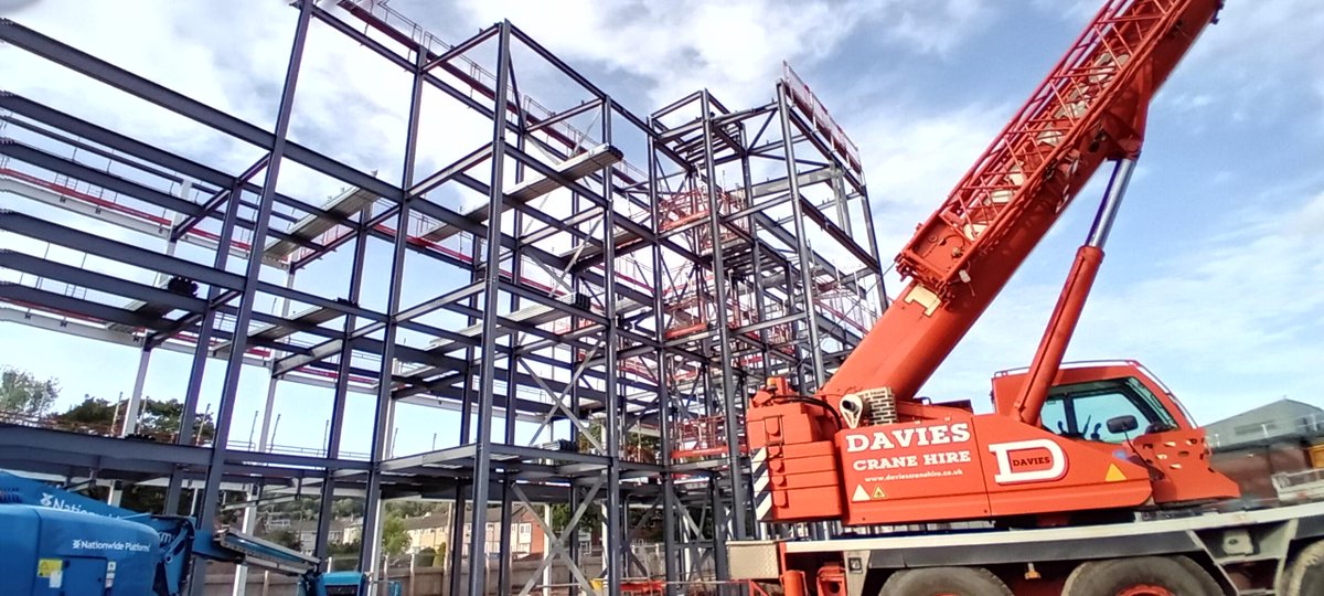 Newport East's new Health & Wellbeing Centre is beginning to take shape. Work on the steel frame has started on this £27.5m project which will bring together several community services. 🏋️ 260t total weight 🏛️ 90 columns 📏 17m longest column Read more: ow.ly/JMgU50PQ8Tf