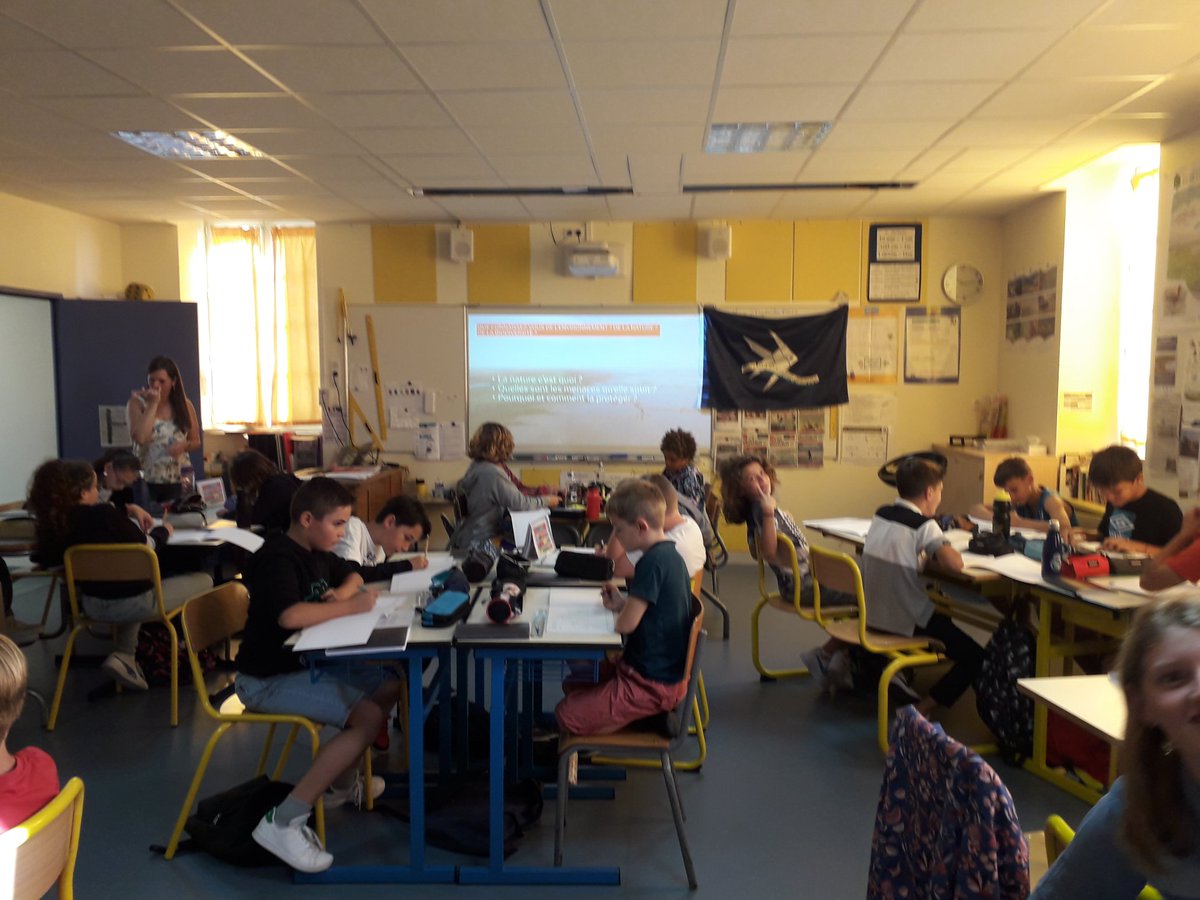 #AireMarineEducative #AME année 2. 1ère séance en classe avec Hélène de <a href="/LPOFrance/">LPO France</a> #RNNBaieAiguillon pour les CM2 : on fait le point des connaissances et des acquis <a href="/17Sciences/">Sciences & EDD 17</a> <a href="/DSDEN17/">DASEN17</a> <a href="/pmaraispoitevin/">Parc naturel régional du Marais poitevin</a> <a href="/AunisAtlantique/">CdC AunisAtlantique</a>