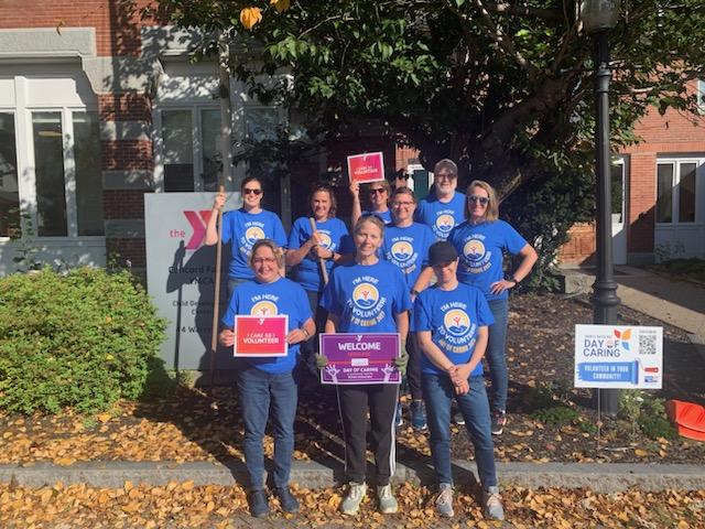 HealthForceNH's tweet photo. Last week, on behalf of HealthForce, @KateLuczko participated in @graniteuwnh's "Day of Caring" w/ some colleagues. Gorgeous weather for a morning cleaning gardens at @ConcordYMCA A gratifying opportunity to give back #DayofCaring #doc2023 #liveunited
cc: @HealthyNH @NHHospitals https://t.co/B3FWPPQcP8