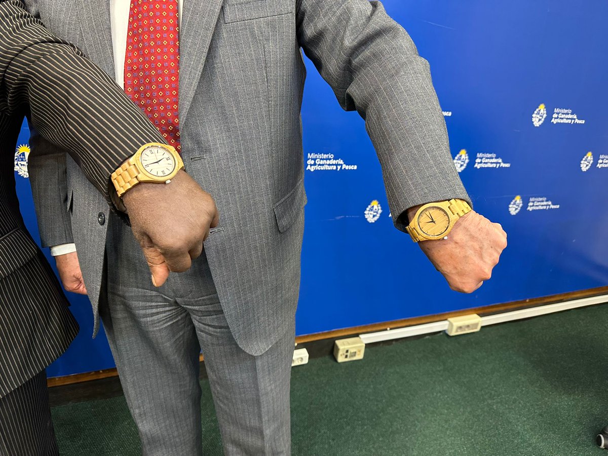 MGAPUruguay's tweet image. #Hoy el ministro Mattos, acompañado por el director de la Granja @nchiesa, el director Forestal Carlos Faroppa y la encargada de Coop. Internacional Oriana Piperno recibieron en el MGAP al director general de la @inbarlac Ali S. Mchumo y al oficial encargado Borja de la Peña