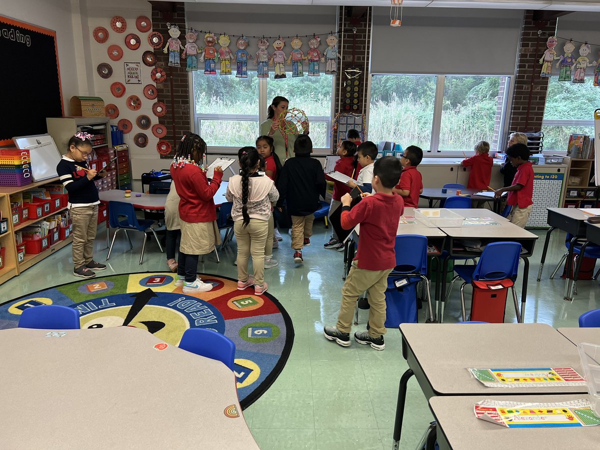 mrs_portelli's tweet image. We going on a hunt… Team 404 is looking 👀 for 3D shapes… ask us what we found? 🕵️🔎🧊 #mathisfun #firstgraderocks #RBBisBIA @MrsFlahertyC @rbpsEAGLES @CherylCuddihy