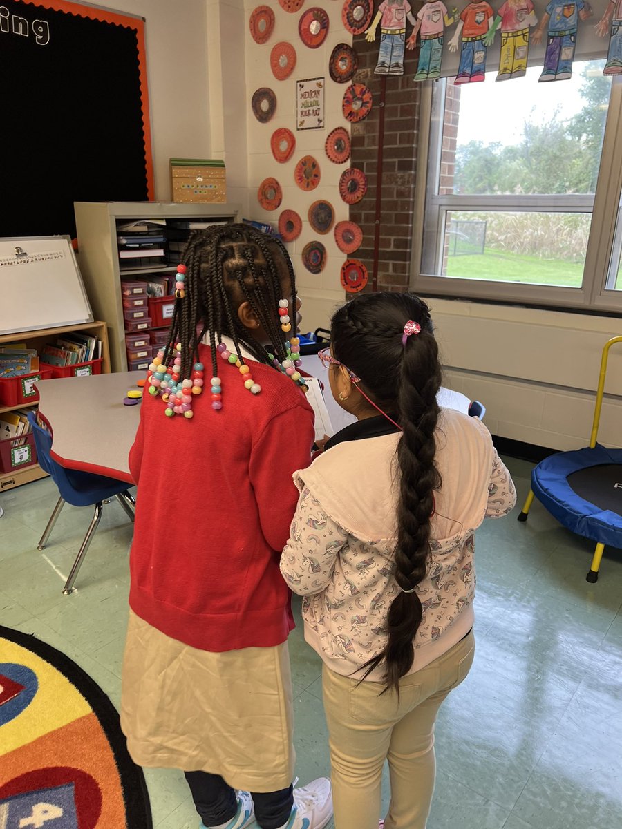 mrs_portelli's tweet image. We going on a hunt… Team 404 is looking 👀 for 3D shapes… ask us what we found? 🕵️🔎🧊 #mathisfun #firstgraderocks #RBBisBIA @MrsFlahertyC @rbpsEAGLES @CherylCuddihy