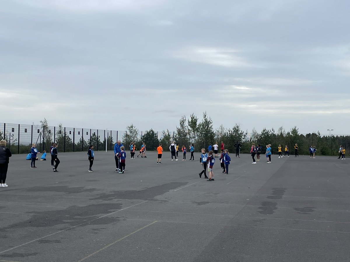 TWSSP's tweet photo. Year 5/6 @EnglandNetball Development session taking place @TelfordLangley this afternoon. 10 local primary schools participating and some great coaching sessions being delivered by @BBSPE students. https://t.co/eM9lWUCbXp