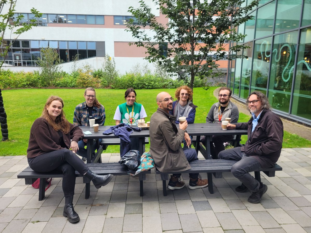 Our @granthamcsf Scholars had a really lovely coffee meeting today with Daniel from @CEMUSUPPSALA who's visiting us this week. The Scholars talked to Daniel about their research and honestly the stuff they do will never cease to amaze me! I'm so proud to be working with them 😊