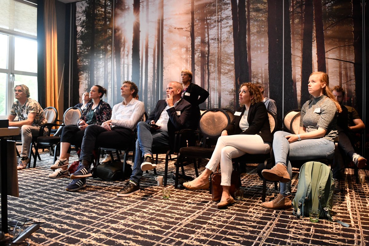goedinbewegen's tweet photo. De middagsessies in 2 rondes hebben plaatsgevonden, tijd voor de laatste keynote van @Sportkracht12 tijdens het kennisvent Gelderse Buitenkansen
#buitenkansen #buitenruimte #gelderland #kennisevent #spelmaker
@provgelderland @GelderlandSport @JantjeBeton_nl @KCsportnl https://t.co/msUWwyjwKA