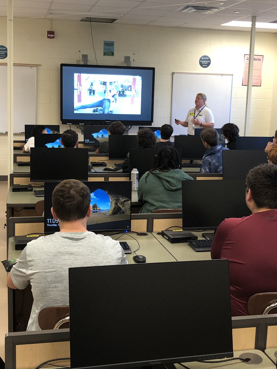 MHS_Tech_Ed1's tweet photo. Welcome Pittsburgh Institute of Aeronautics! Thanks for presenting to our students this morning! https://t.co/1zxtHQTEEs