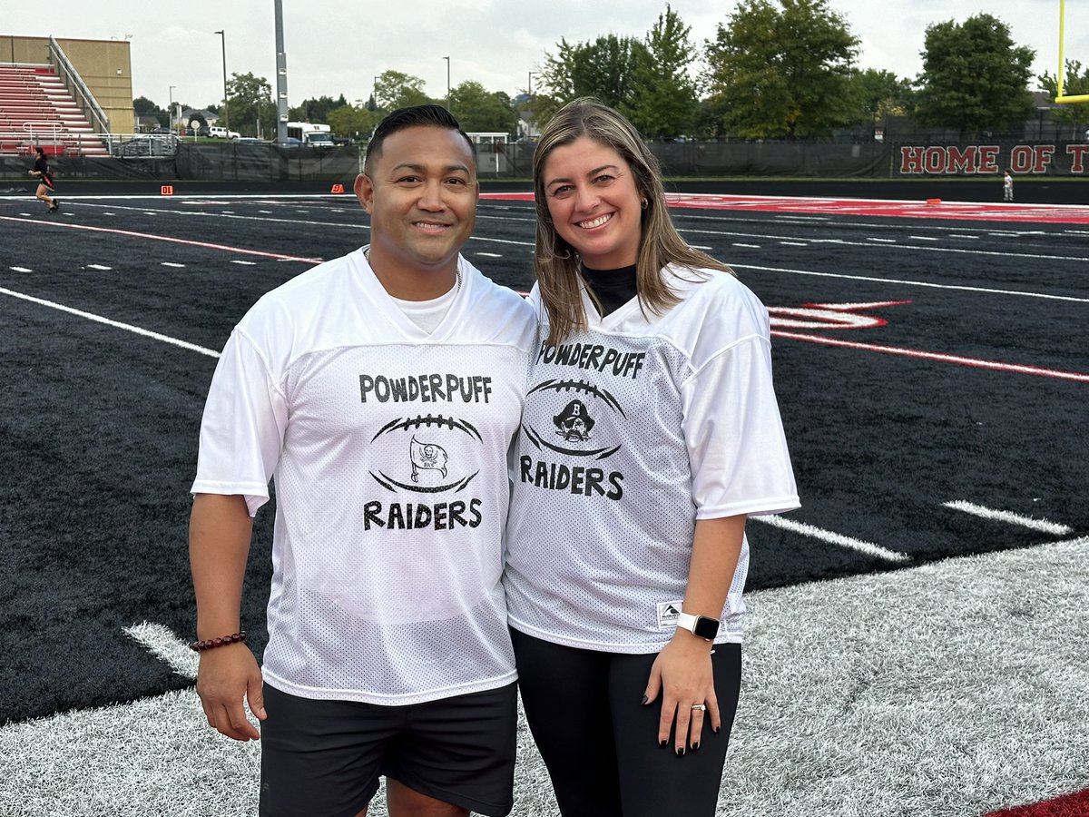mrs_b0yd's tweet image. Shoutout to the returning referees for calling a good game yesterday during the Powder Puff Flag Football game! @MrCostabile @CoachDesanto