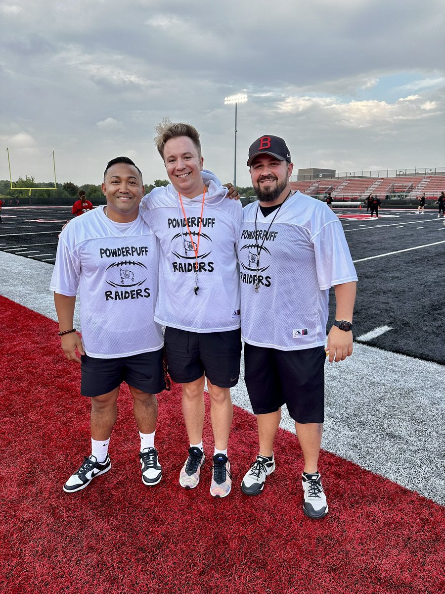 mrs_b0yd's tweet image. Shoutout to the returning referees for calling a good game yesterday during the Powder Puff Flag Football game! @MrCostabile @CoachDesanto