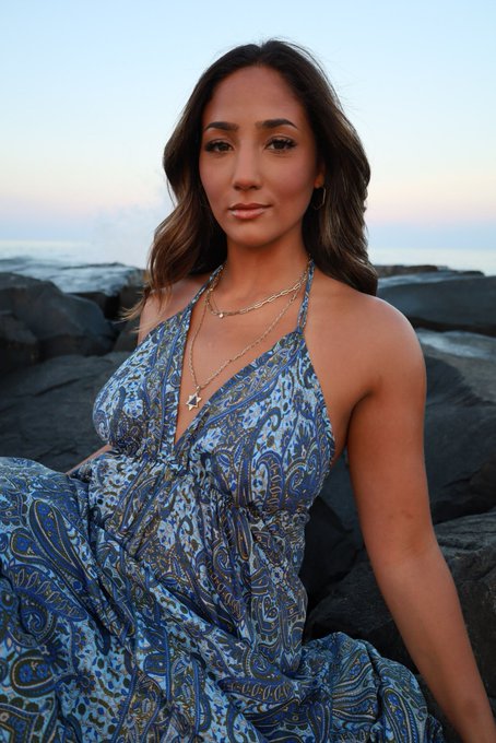 I wish it was still warm out maybe I should run away https://t.co/Ic59IayDHv<a href="/tag/newprofilepic"class="tags"><span>#newprofilepic</span></a>