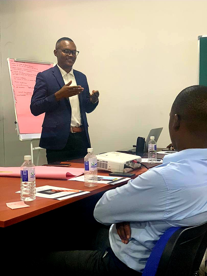 MichaelMandondo's tweet photo. Rank Zimbabwe is the largest stationery manufacturer and distributor in Zim.

Having the priviledge to work with them to facilitate a transition from Standard Customer Service to delivery of Exceptional Customer Experience is wholesome responsibility🌱

#StrategicHRSolutions https://t.co/Q8OFCkVjAi