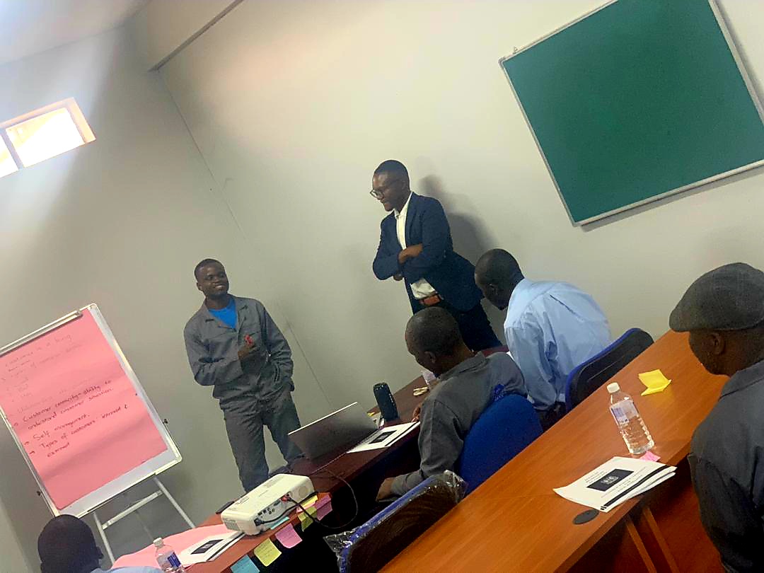 MichaelMandondo's tweet photo. Rank Zimbabwe is the largest stationery manufacturer and distributor in Zim.

Having the priviledge to work with them to facilitate a transition from Standard Customer Service to delivery of Exceptional Customer Experience is wholesome responsibility🌱

#StrategicHRSolutions https://t.co/Q8OFCkVjAi