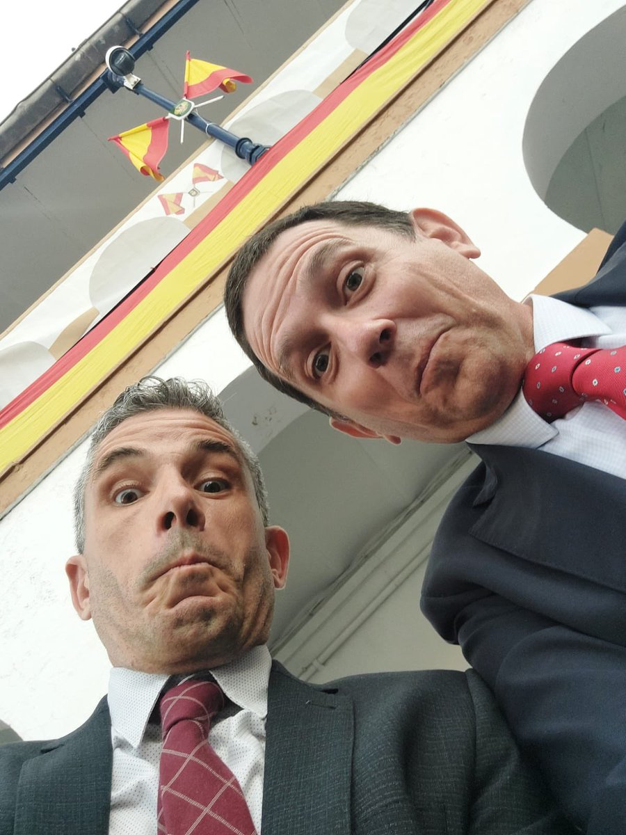 miguelgiron1975's tweet photo. Hoy dejamos los pantalones cortos y las zapas de correr a un lado!! Gracias @JulitoBelMin por la invitación!!!! #MasQueCorrer https://t.co/NQDG4hy4k6