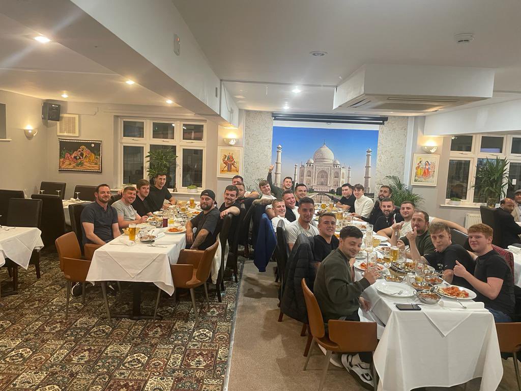 #4🧡🖤🧡🖤⚽️⚽️
Players remembering a great player, leader and friend on his Birthday. 
Gone but never forgotten 
#robbo