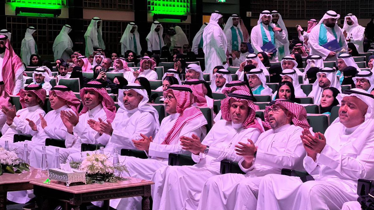 mohenews's tweet photo. برعاية معالي #وزير_الصحة أ. فهد الجلاجل حفل تخريج ١٦٠ طبيب وطبيبة من أكاديمية طب الأسرة، وتدشين ١٠ مشاريع أكاديمية صحية في  
#تجمع_الرياض_الصحي_الثاني https://t.co/7Ovis5ILhC