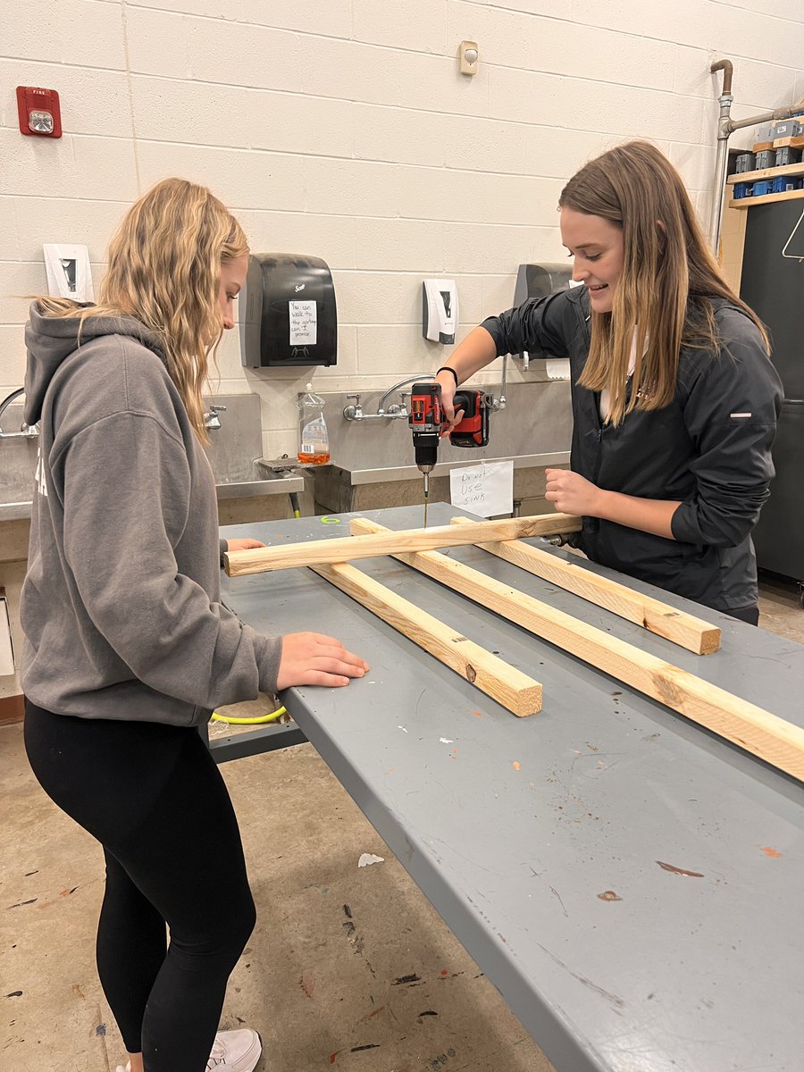 LogsdonMs's tweet image. There’s still time to sign up to help decorate downtown with a scarecrow! NHS students have been working hard getting the frames built. @gkhscogs424 @gkschools #gkcogs