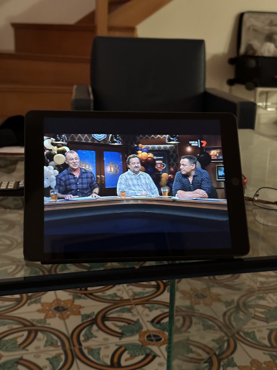 Leone Davy tweet media