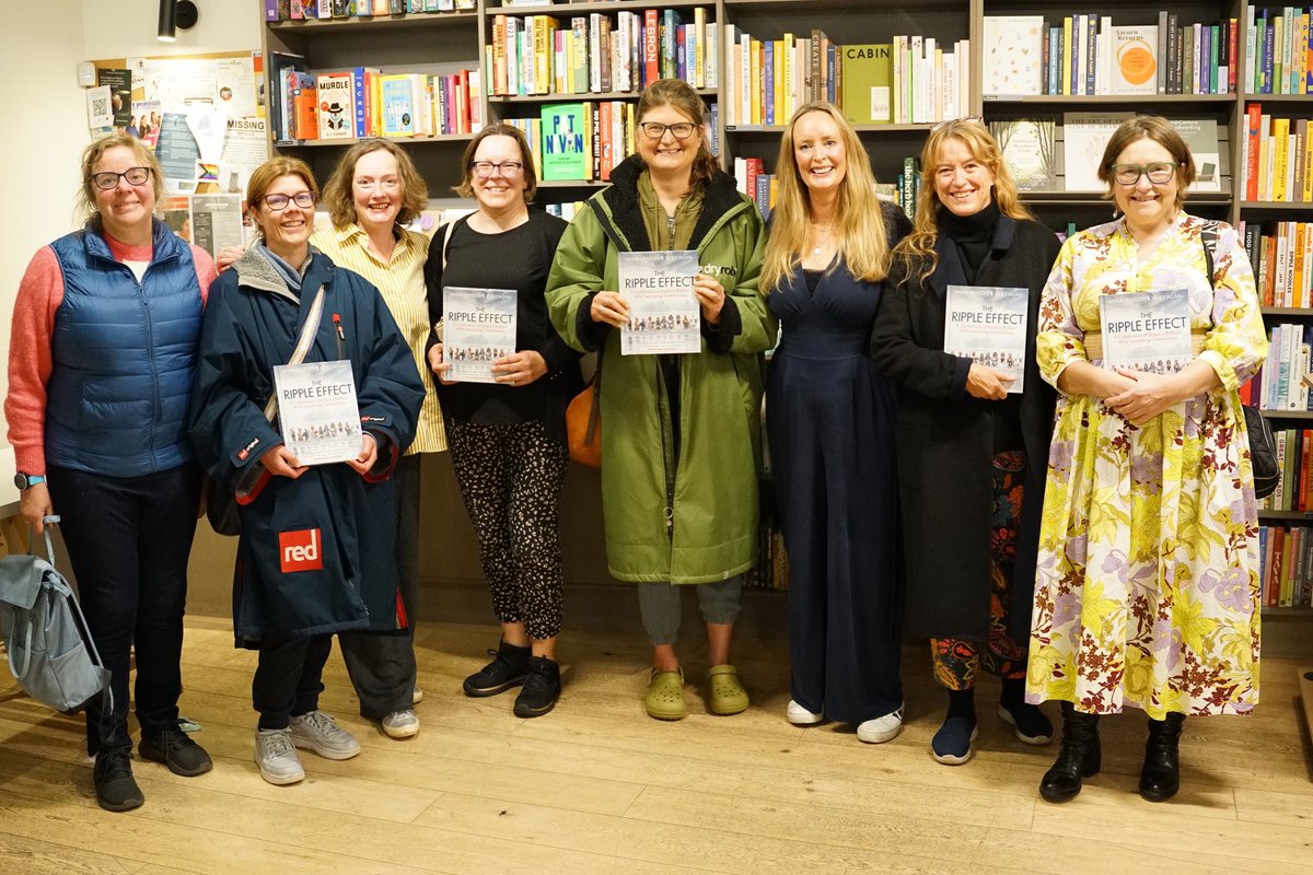 The signing queue was huge as well! Plus we’ll share the link to signed copies tomorrow… 🏊‍♀️