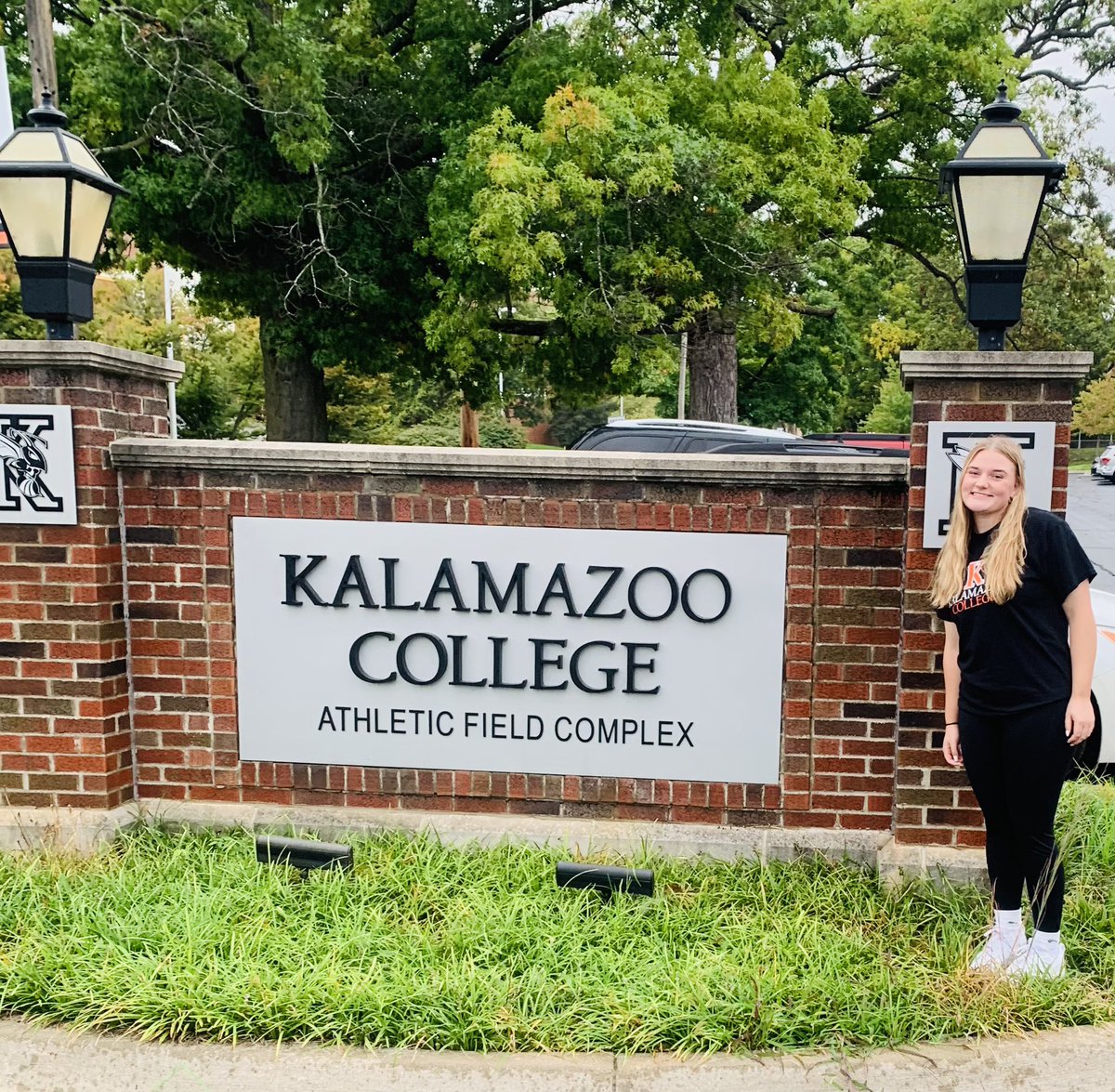 _delaneylee's tweet photo. I am beyond excited to announce my verbal commitment to further my academic and athletic career at Kalamazoo College! I want to thank all my coaches, my parents, teammates, and everyone who has supported me. I am so grateful for this opportunity! Go Hornets!🧡🖤 @KzooSoftball https://t.co/7MF4CWFww5