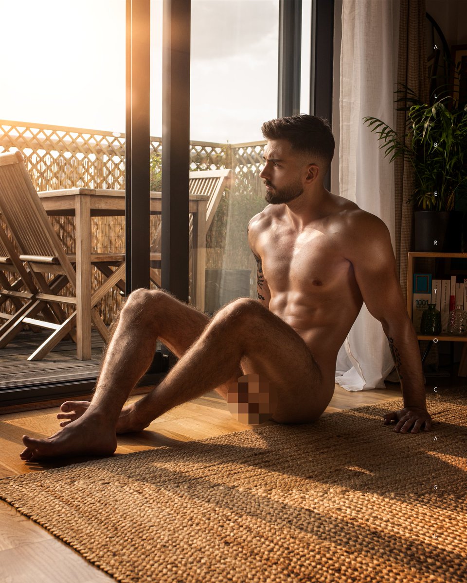 New photo of @vince__torres Find the uncensored one on my platforms patreon.com/albertocasu justfor.fans/hekas88