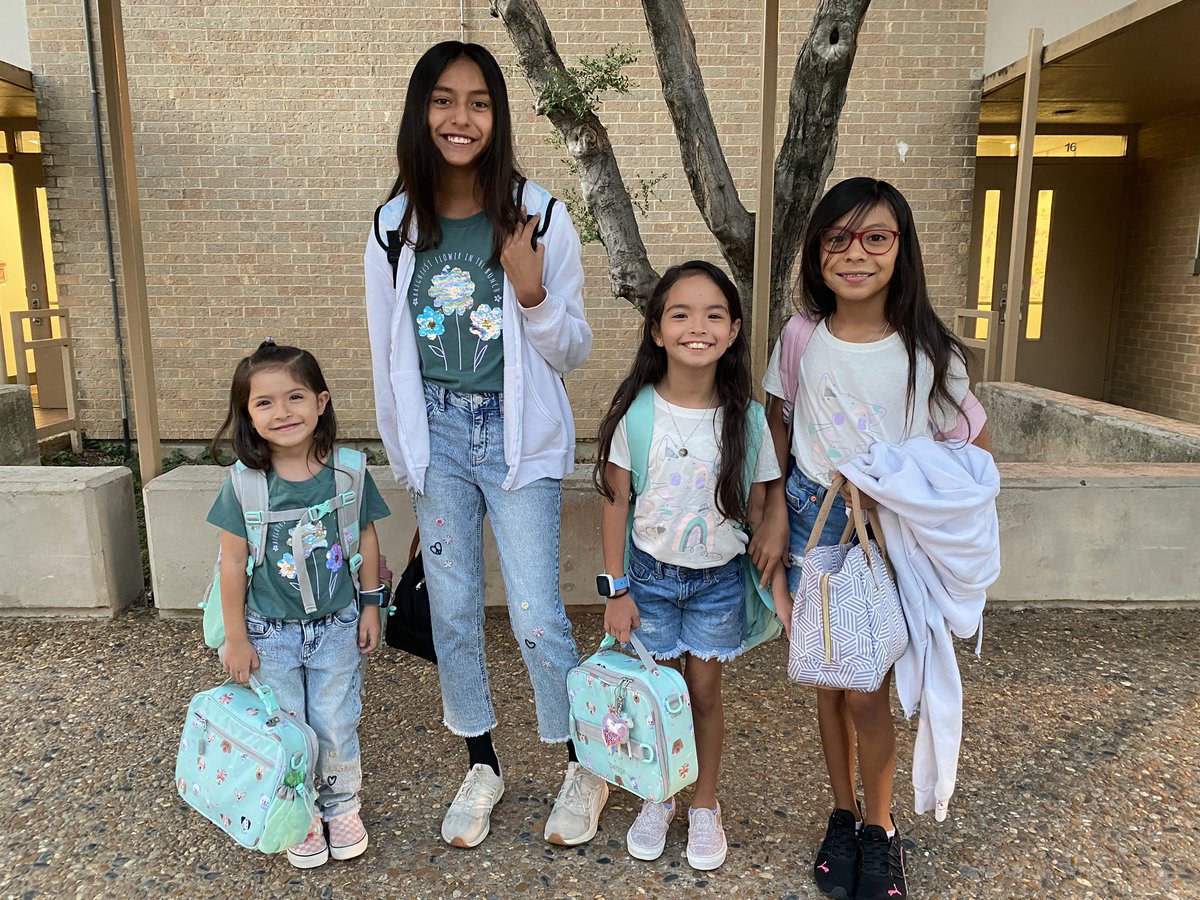 Mrs.Linscomb FBE AP (@artlinscomb) on Twitter photo Two is better than one! We had so much fun twinning today! @cfbisd <a href="/FBEMustangs/">Farmers Branch Elementary School</a> <a href="/rlangston731/">Rachel Langston</a> #everyminutecounts #fbebestschoolever Two is better than one! We had so much fun twinning today! @cfbisd <a href="/FBEMustangs/">Farmers Branch Elementary School</a> <a href="/rlangston731/">Rachel Langston</a> #everyminutecounts #fbebestschoolever