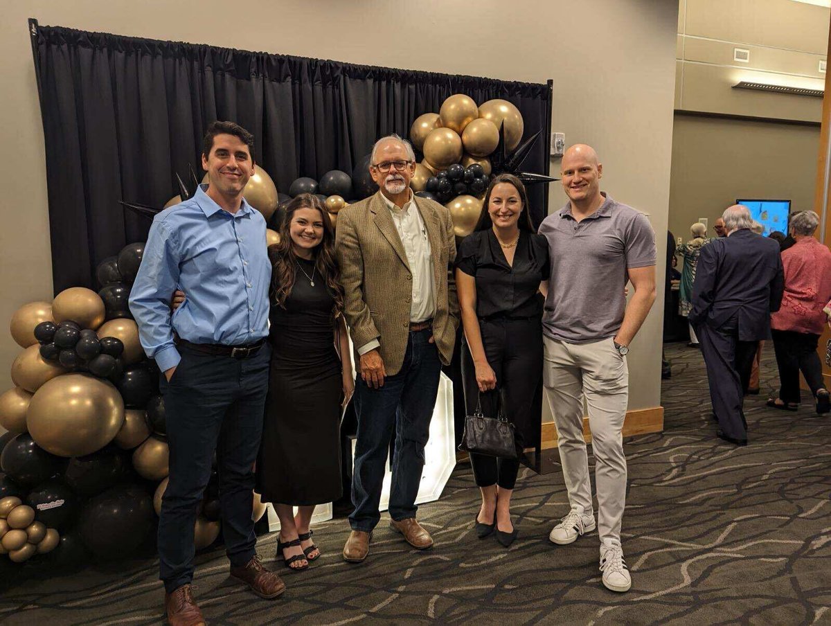Active8Comm's tweet photo. Congratulations to First Stop on a great event last week!
It's a pleasure to support an organization that does such important work in our community. https://t.co/j50RimnBD3