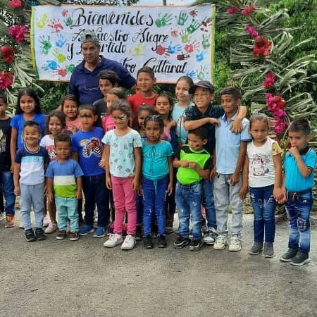 VillegasJobito's tweet photo. Gran actividad cultural en el caserío el chopo de la parroquia palo alzado... afianzando nuestra tradiciones en cada rincon de nuestro mi Municipio Sucre... seguimos sembrando libertad para siempre https://t.co/847zExBhPw