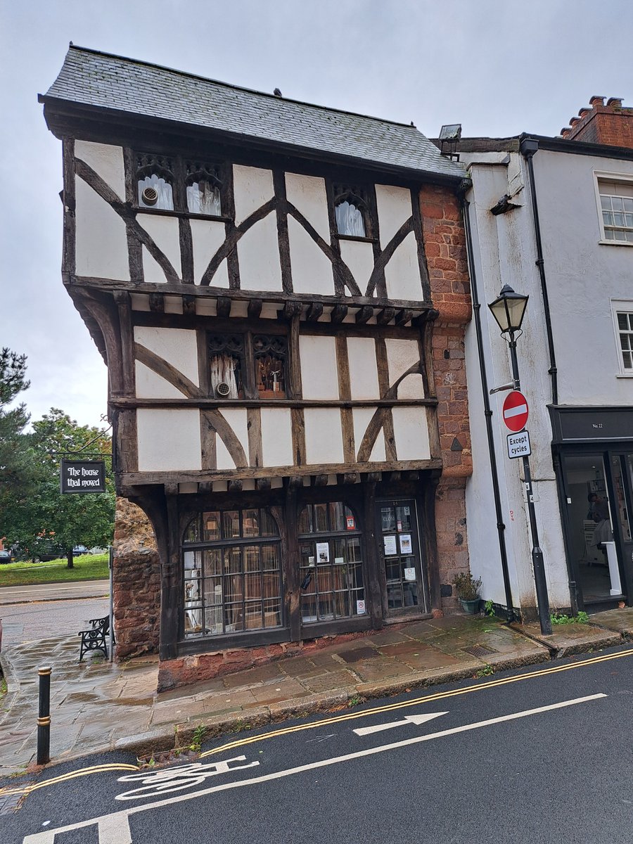 thetravellocker's tweet image. 'The House that Moved' is a historic building in Exeter, originally built in the late Middle Ages &amp;amp; relocated in 1961 70 metres (77 yd) move up a 1:10 gradient hill using air-compressor driven winches. It took six days to move it! @visitexeter #VisitExeter