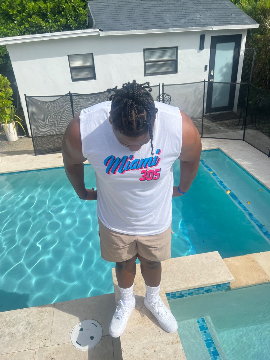 jonathanb73_'s tweet image. I’m the only one that’s putting shots up and like a potluck you need to come wit it 🥱