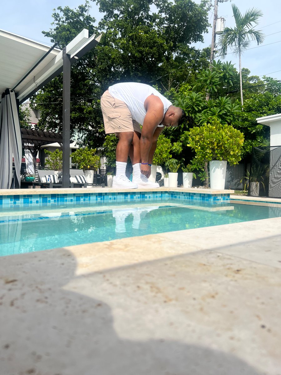 jonathanb73_'s tweet image. I’m the only one that’s putting shots up and like a potluck you need to come wit it 🥱