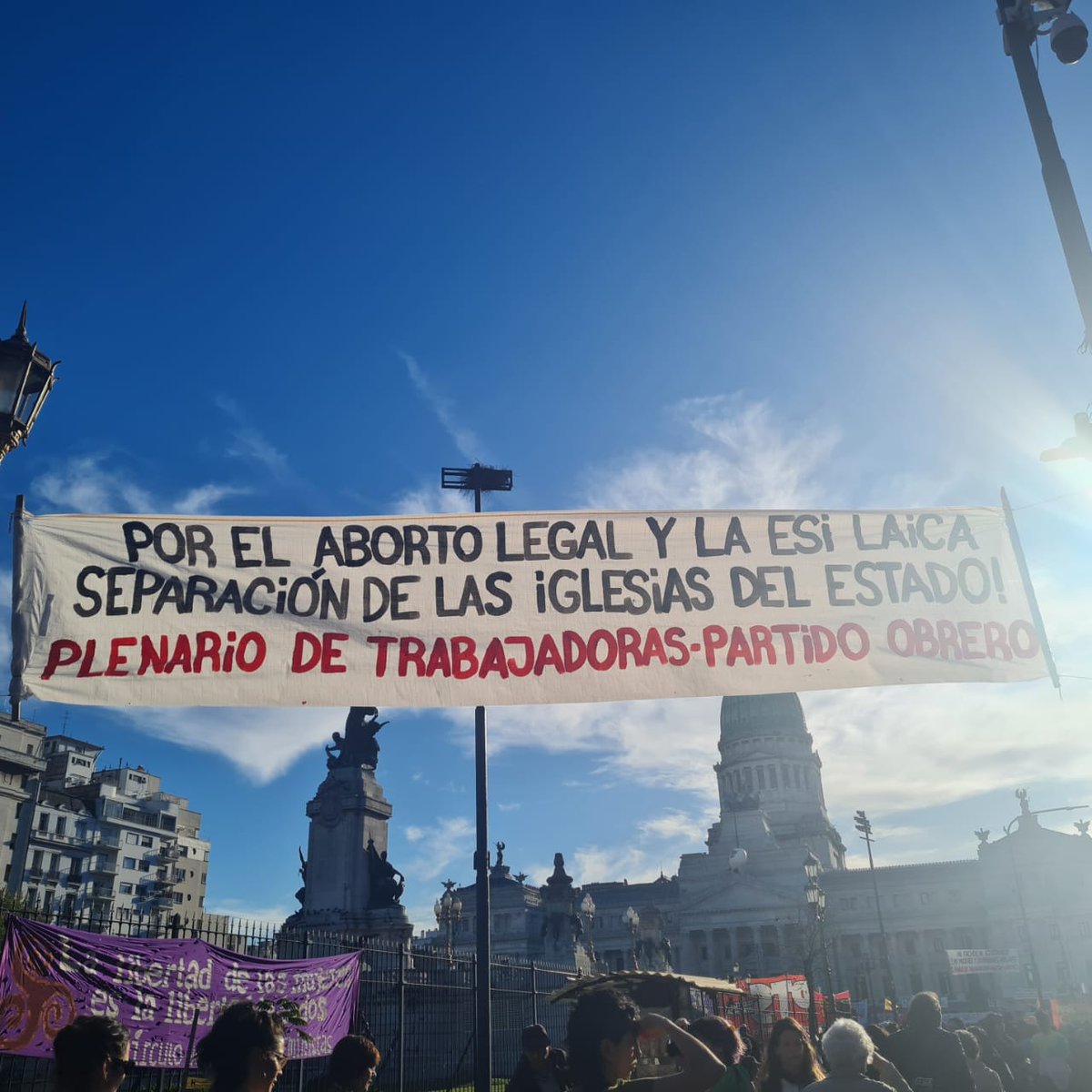 RevistaFurias's tweet photo. #Ahora estamos en la marcha del #28S, Día de Acción Global por el Acceso al Aborto Legal y Seguro y Gratuito ✊💚
 #MareaVerde 
#NiUnPasoAtras https://t.co/hHqVfRUCrn