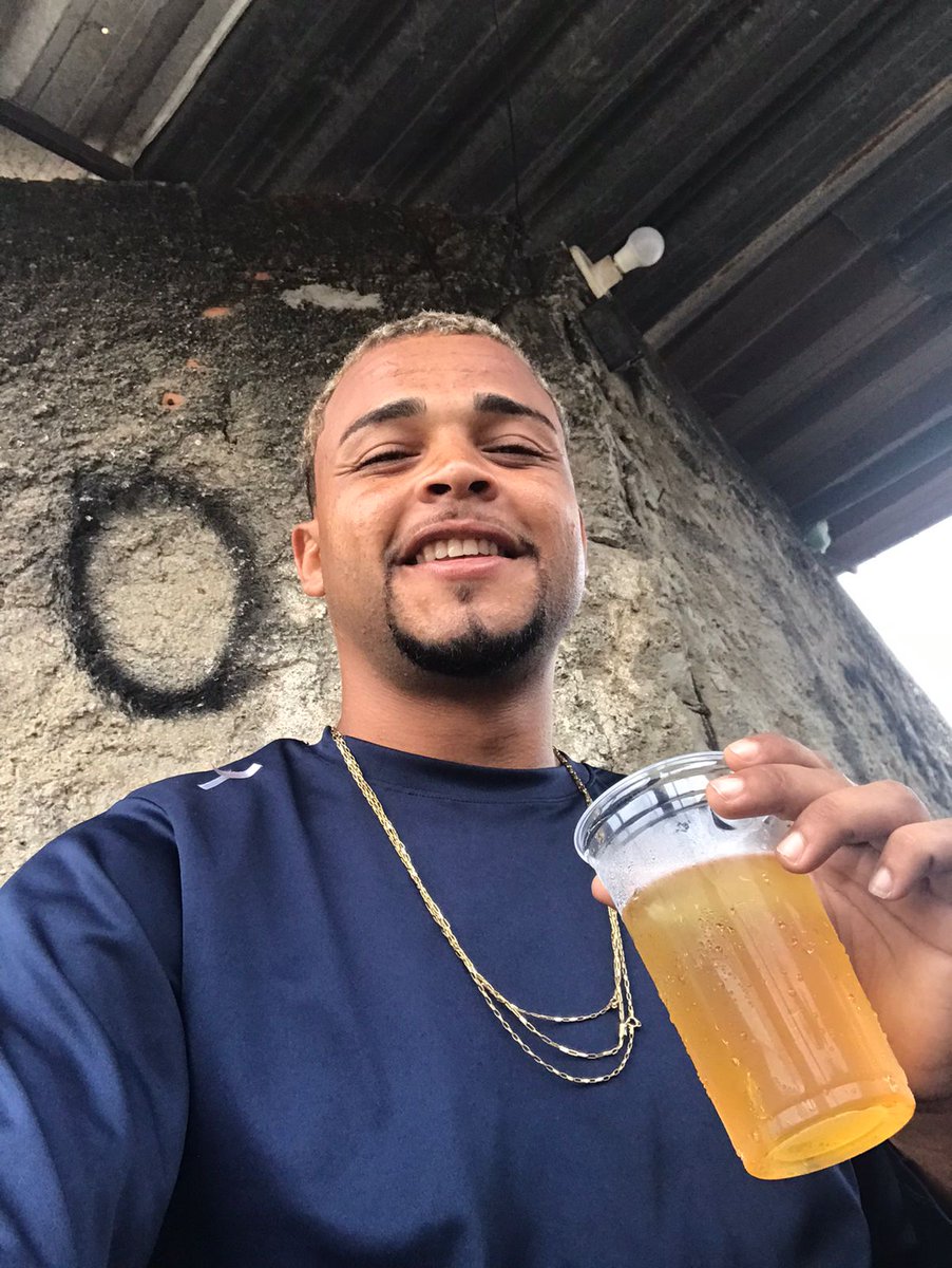 Sorrisinho de lado quem tá ligado tá ligado ....