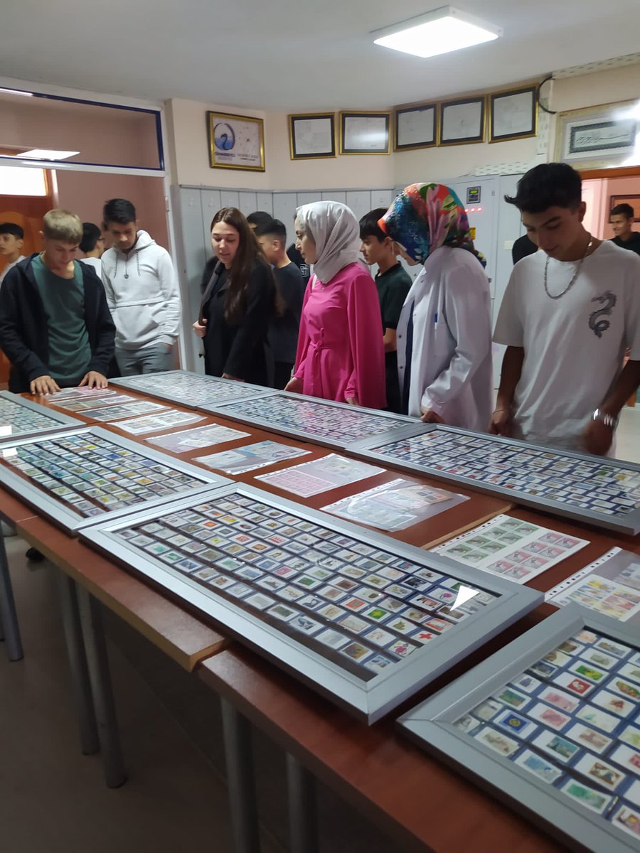 cihanbeylihaber's tweet photo. Cihanbeyli İmam Hatip lisesi pul koleksiyonu sergisi https://t.co/yJExN8U2VE