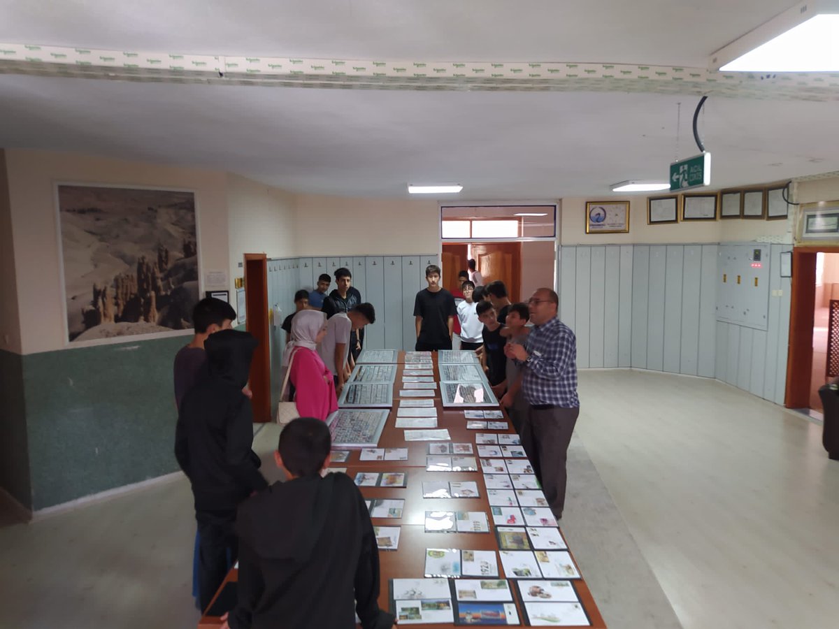 cihanbeylihaber's tweet photo. Cihanbeyli İmam Hatip lisesi pul koleksiyonu sergisi https://t.co/yJExN8U2VE