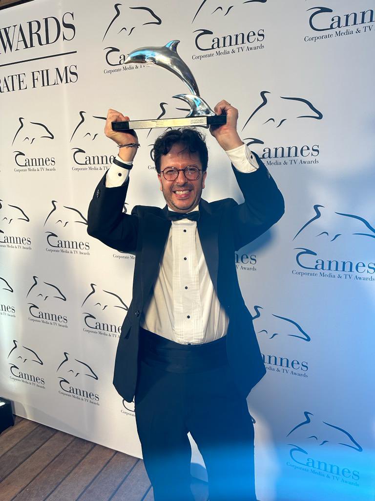 guerrerorozco's tweet image. Segundo premio internacional para la serie Finding Encanto de @PROCOLOMBIACO que tuve el honor de codirigir. Esta vez el Delfín de Plata del prestigioso #cannescorporate Media and TV Awards. Gracias a todo el equipo que trabajó en esta producción. youtube.com/playlist?list=…
