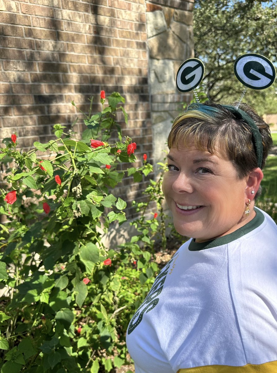 bae7609's tweet photo. Still wanting to model for the Packers Pro Shop…#proudcheesehead #Packerseveryday #PackerBacker #ibleedgreenandgold #PackerNation #GoPackGo  @packers @packersproshop https://t.co/R8rhH6aKfi