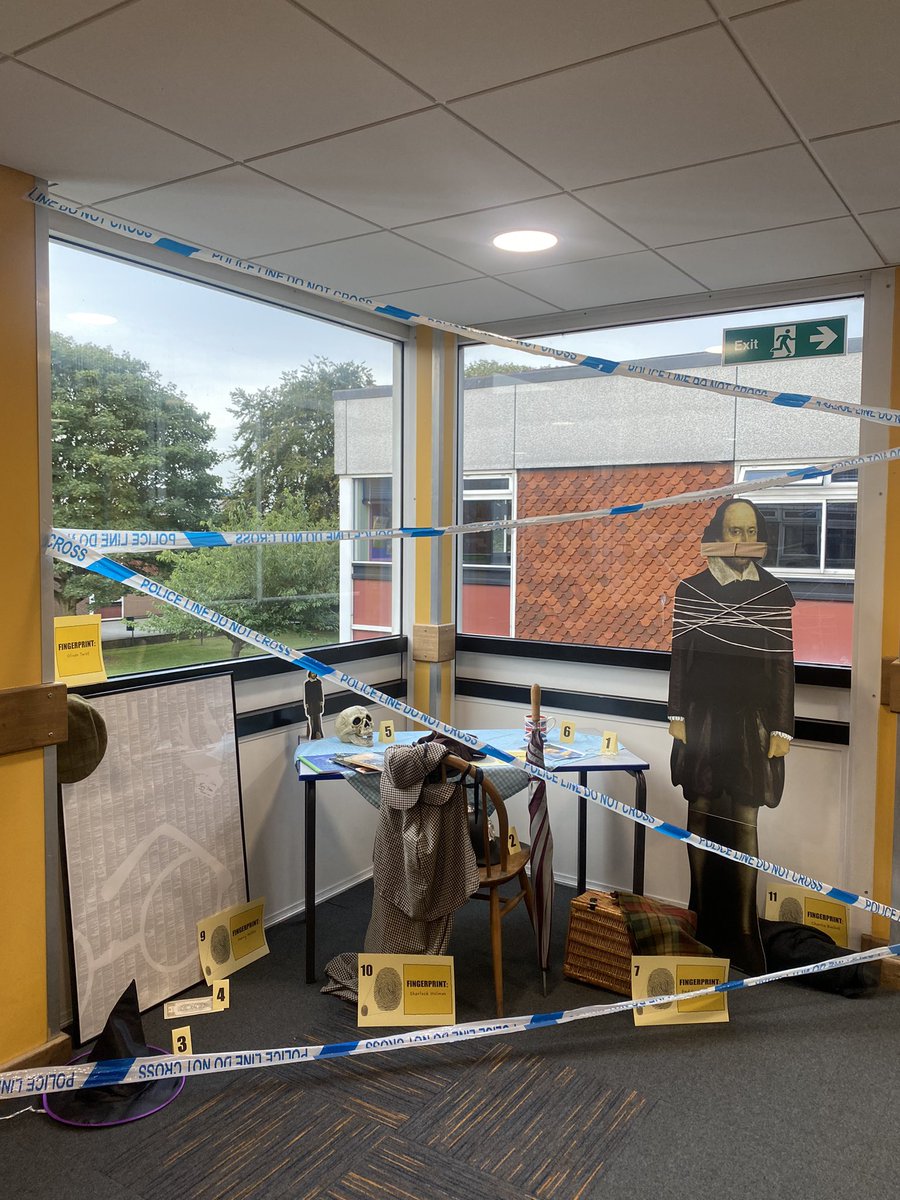 AshfieldEnglish's tweet photo. What’s happened to Shakespeare? 
Come and visit the English department tonight and see if you can solve the mystery! https://t.co/yJyIcKmuZc