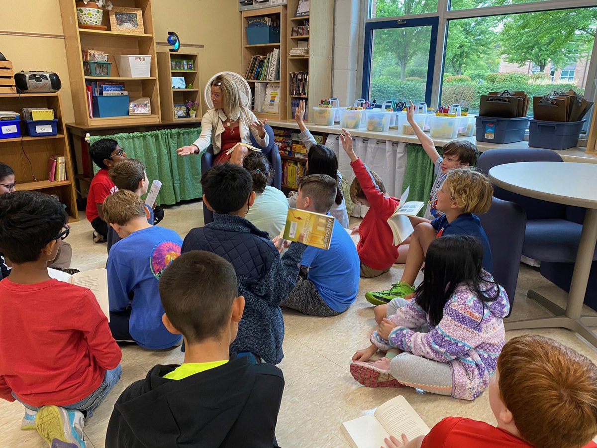 BrookeVH28's tweet photo. While students in Mrs. Rejczyk's 4th Grade Advanced Language Arts class discussed the book they are reading, I was hooked. Based on their reviews, I asked to borrow a copy of The Miraculous Journey of Edward Tulane by @KateDiCamillo! @d50intermediate #LifeintheW https://t.co/f2f1APfpuL