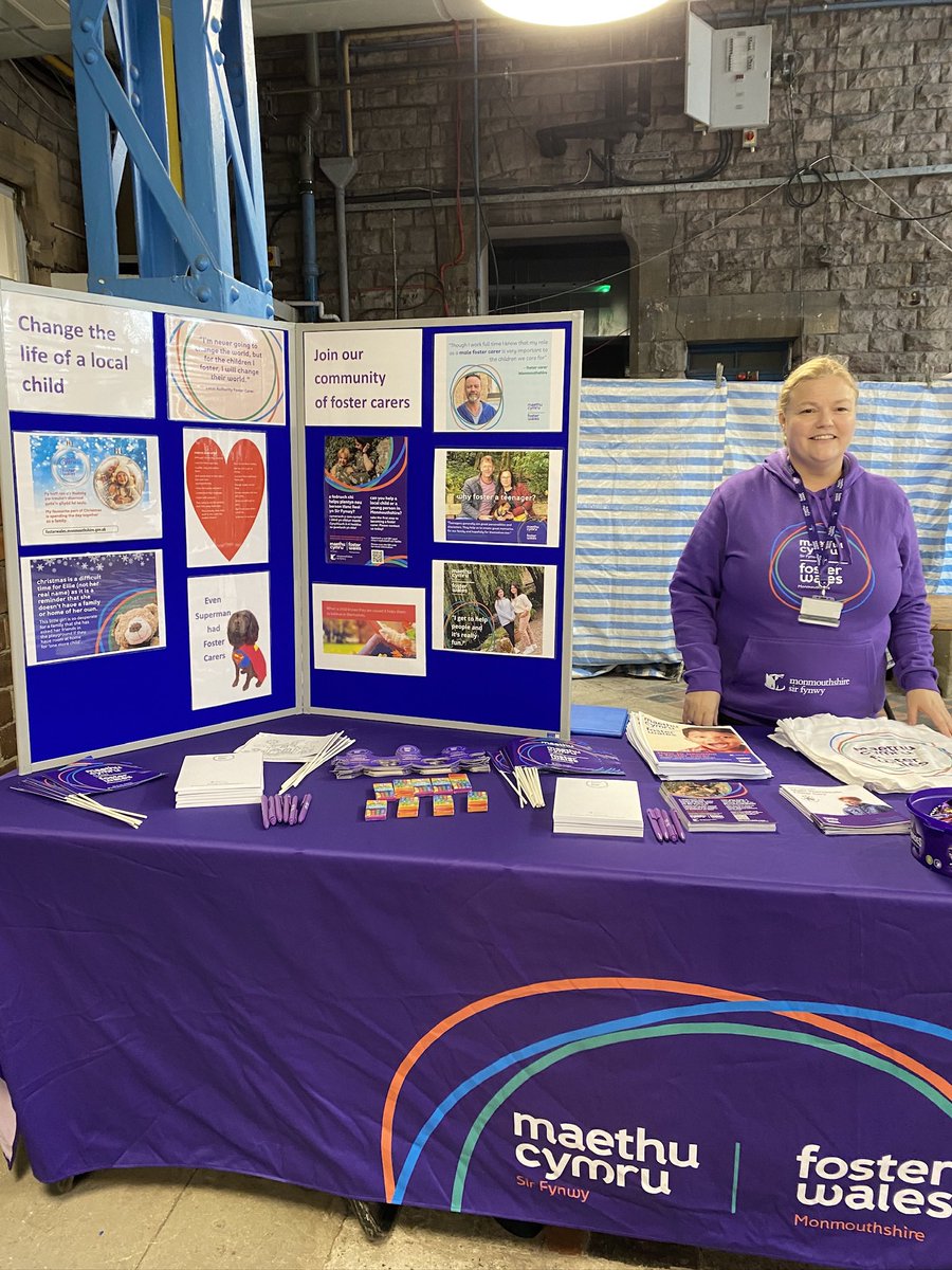 Here at the Abergavenny night market, come and say hello!!!! Change the future, foster, #Fosterwales never for profit