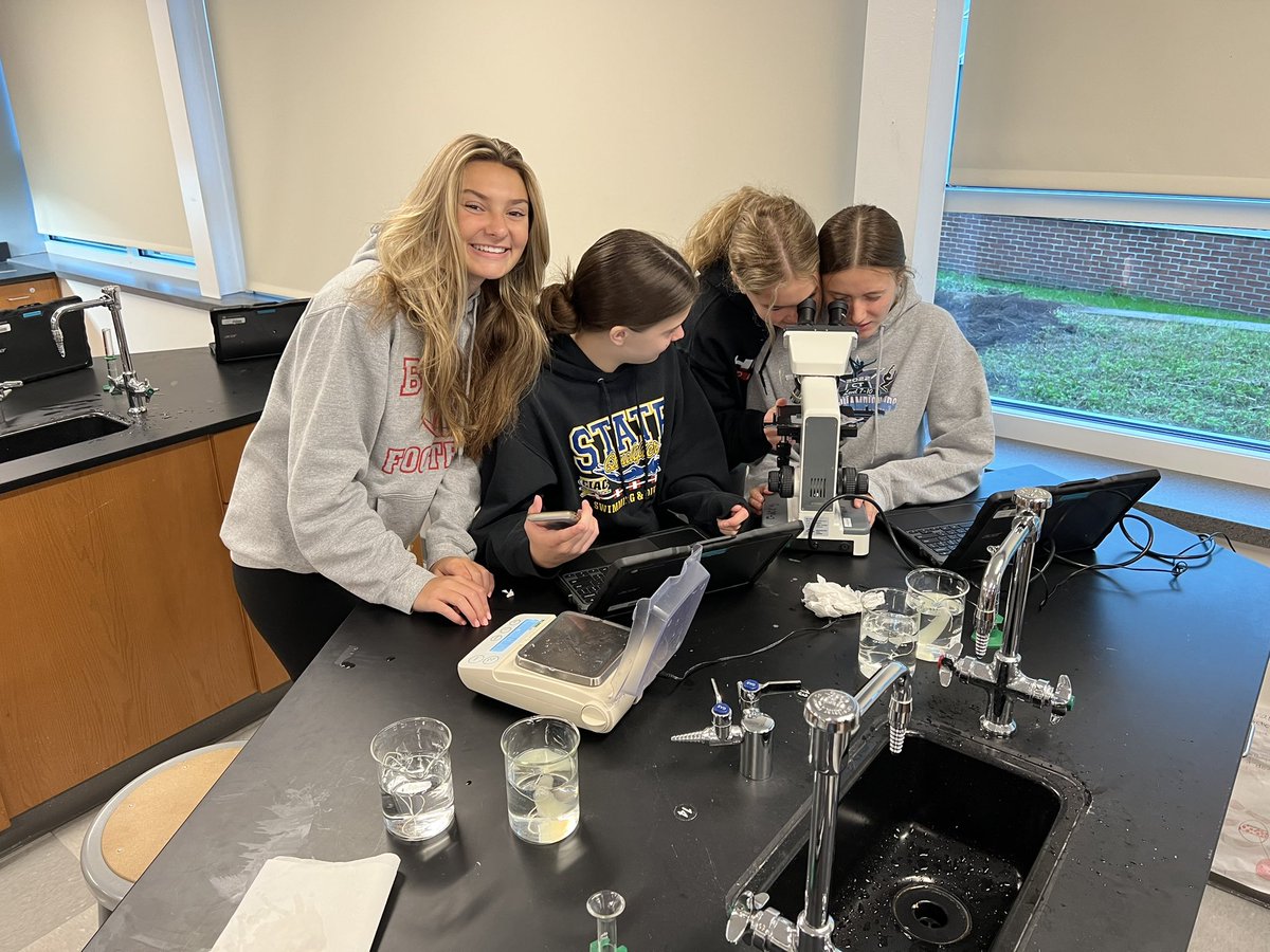 Berlin_Batman's tweet photo. Our AP and UConn ECE bio class is running a classic lab on cell transport this week. We’re utilizing dialysis tubing to model a cell membrane and track diffusion over time! https://t.co/oTO0nbrQbq