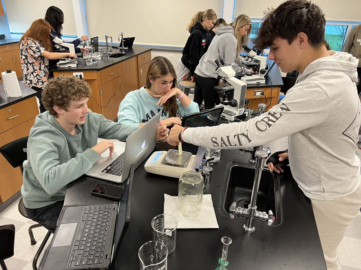 Berlin_Batman's tweet photo. Our AP and UConn ECE bio class is running a classic lab on cell transport this week. We’re utilizing dialysis tubing to model a cell membrane and track diffusion over time! https://t.co/oTO0nbrQbq