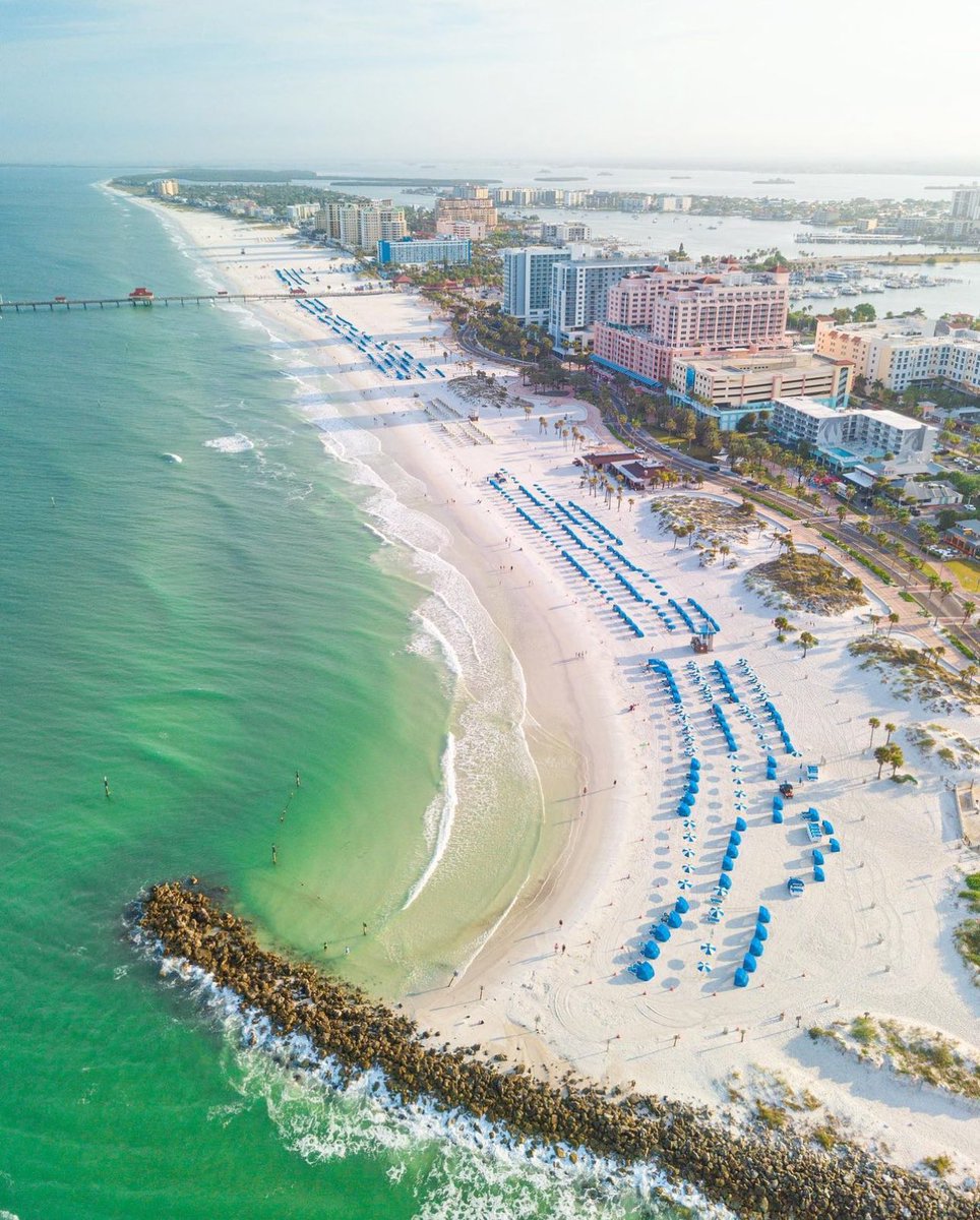 VisitSPC's tweet photo. Today is #WorldTourismDay, so we’re just going to leave this right here. 😉☀️🌴🏖 #AmericasBestBeaches #ClearwaterBeach #Florida https://t.co/OTk5Of914O